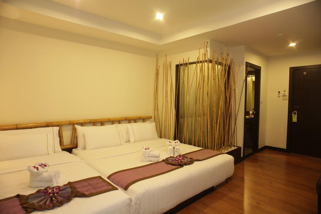 Hotel Bamboo House Phuket Karon Exterior foto